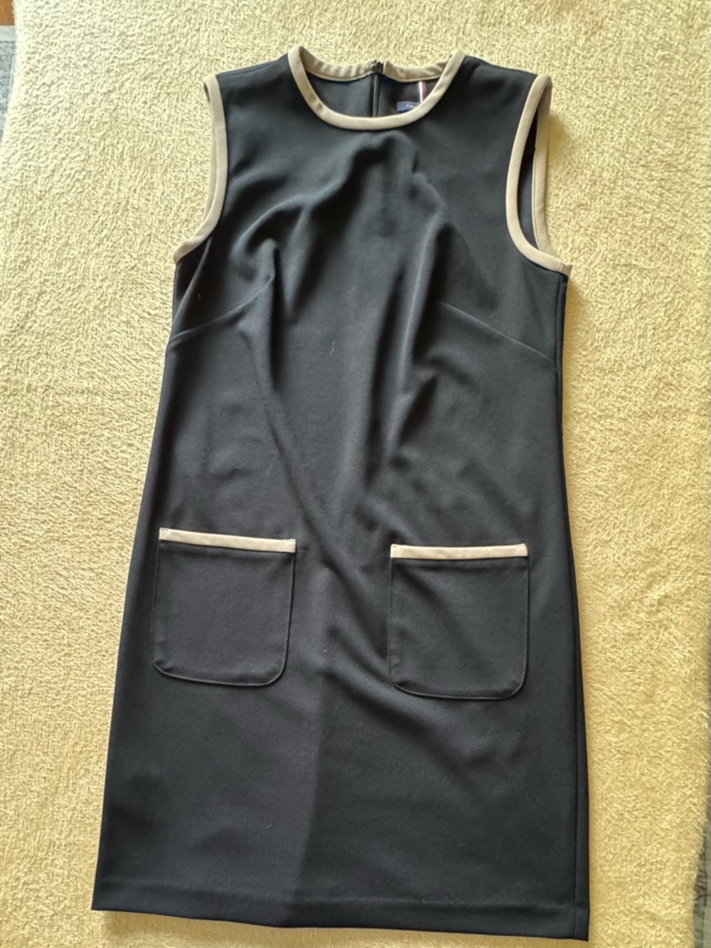 Tommy Hilfiger Black Sleeveless Shift Dress with Cream Trim